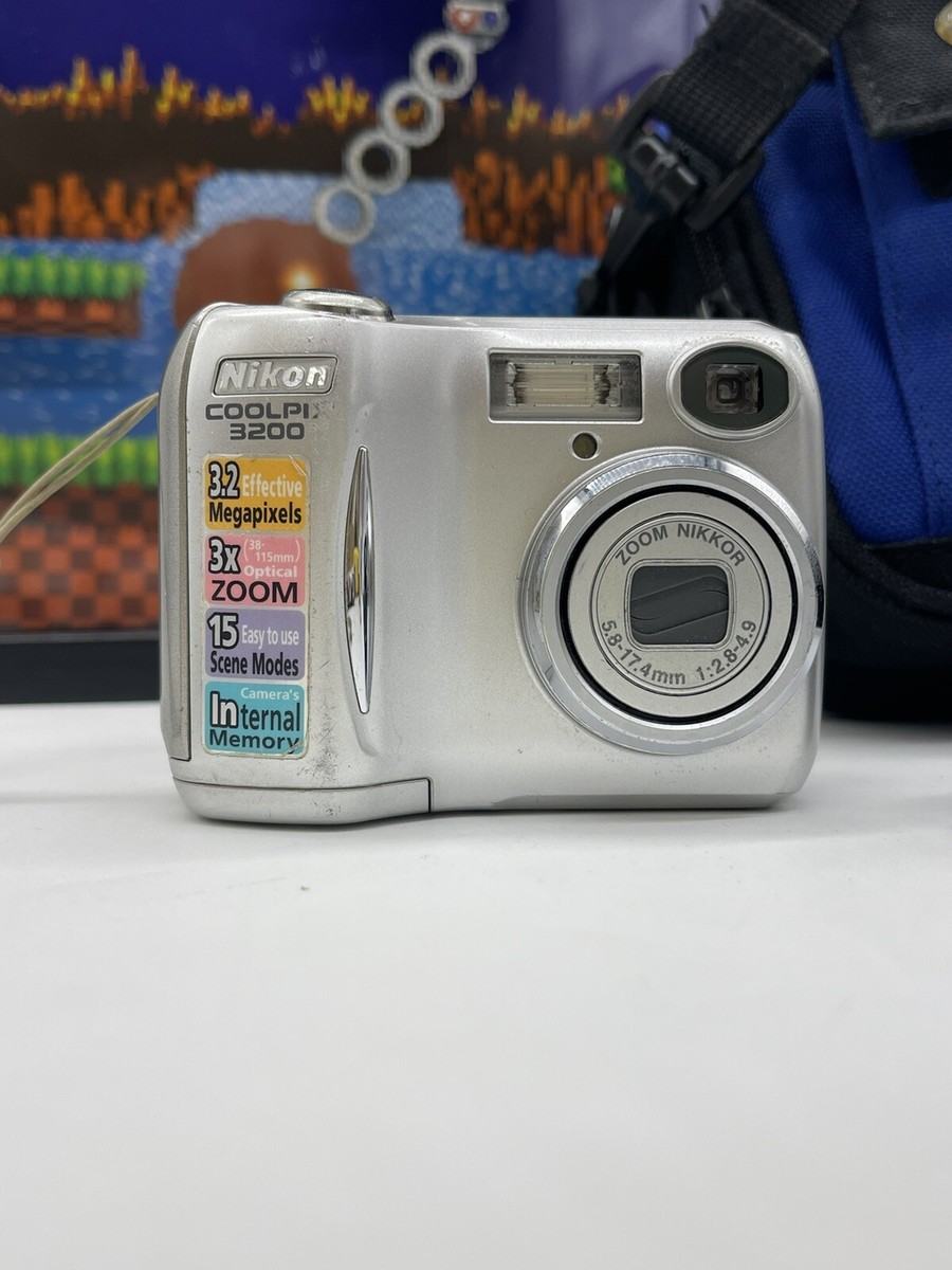 Nikon COOLPIX 3200 デジカメ 5322 Nikon COOLPIX 3200 3.2-megapixel digital camera at Crutchfield