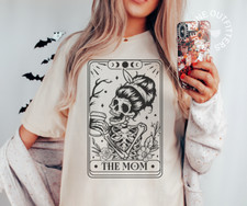 THE MOM SKELLIE TAROT | COMFORT COLORS® TEE
