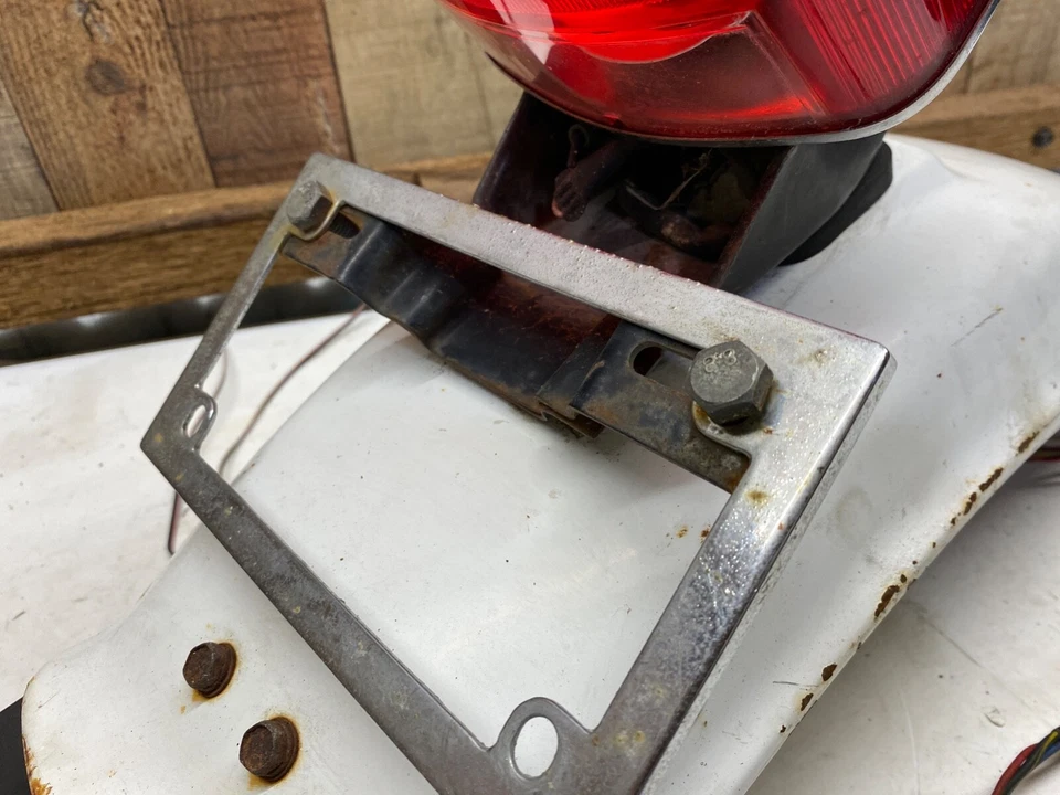 1989 89 Kawasaki KZ1000 Police KZ1000P OEM REAR FENDER COWL MUD GUARD TAILLIGHT — 第 4/4 张图片