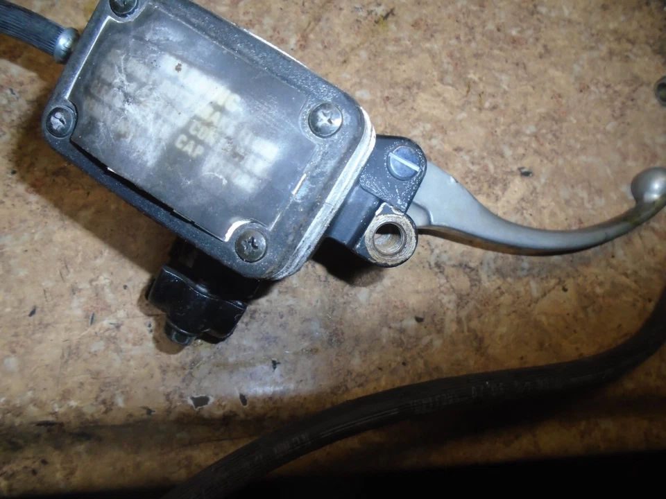 Honda CB650 CB 650 C CB650C 1980 palanca de freno de disco delantero derecho cilindro maestro 80 Foto 2 de 3