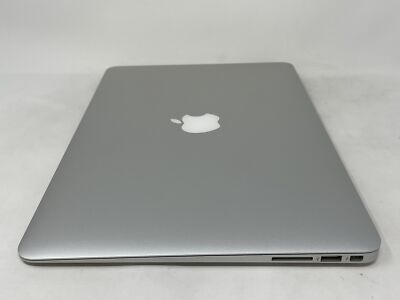 Apple MacBook Air 13 2017 1.8 GHz Intel Core i5 5th Gen 8GB 128GB