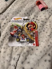 Hot Wheels 1:64 Mario Kart Mario Circuit Special Chase Car