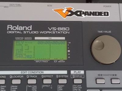Roland VS 880 mit VS8F-1 Multi Effect Board 8-Spur Harddisk-Recorder