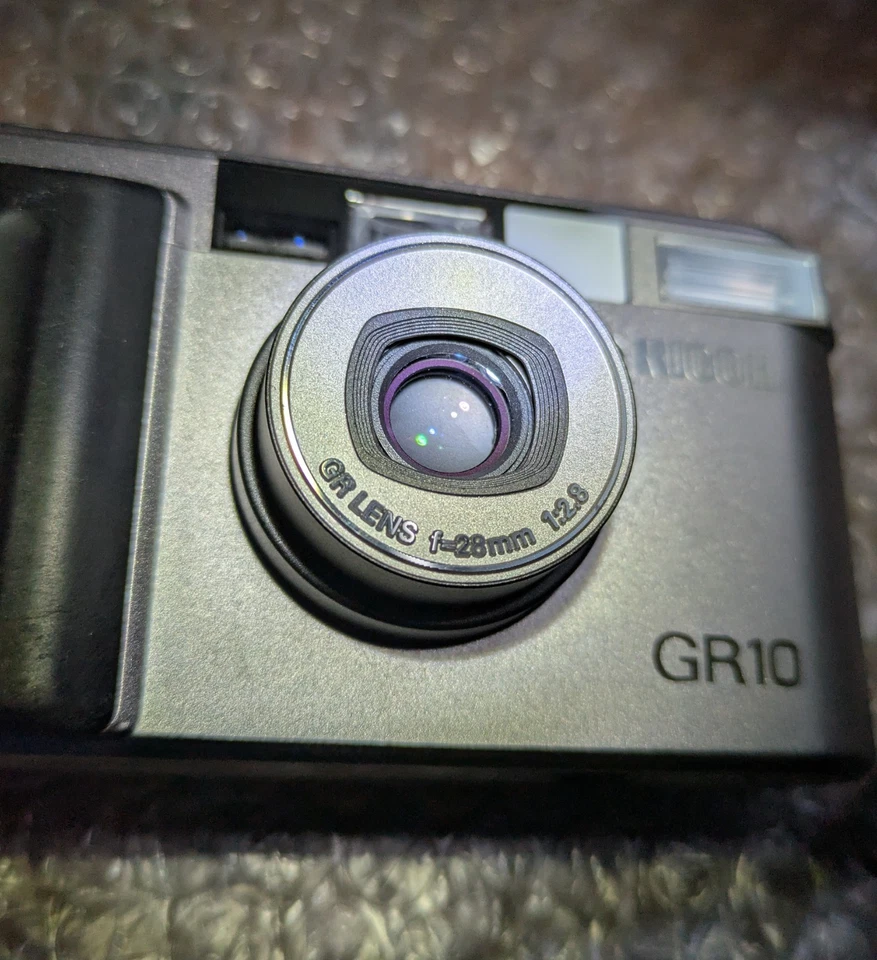 LCD Perfect!! [NEAR MINT] Ricoh GR10 Silver 28mm F2.8 35mm Film Camera JAPAN - Image 3 of 4