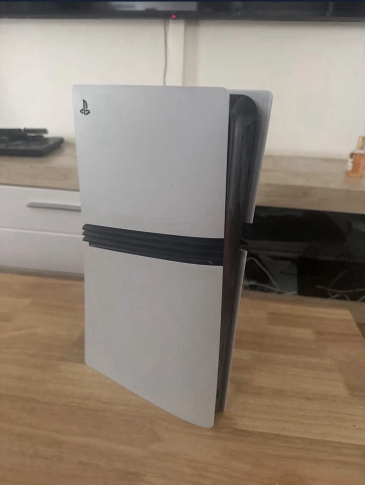 Sony PlayStation 5 Pro, photo 1 sur 3