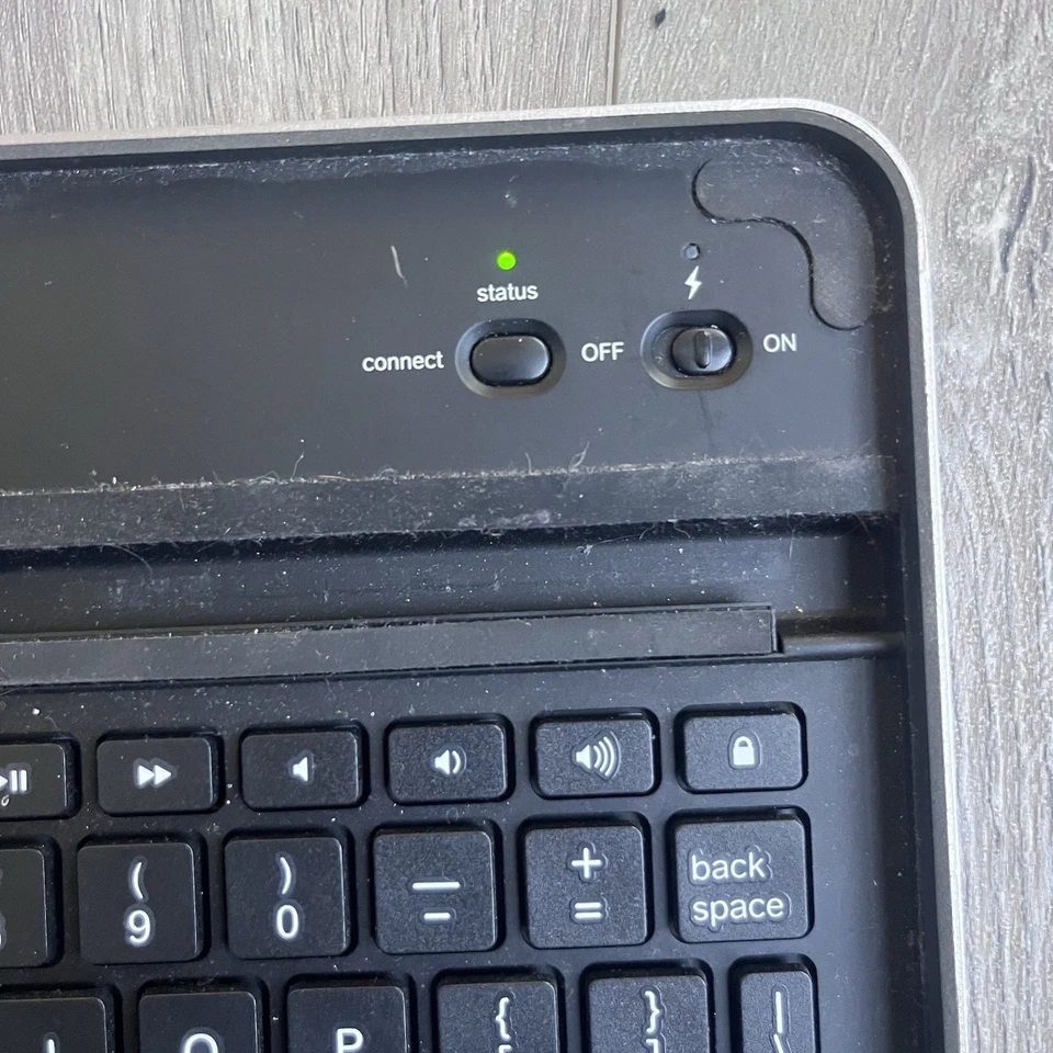 Funda con teclado inalámbrico Logitech Zagg Y-R0023 para iPad/Samsung Galaxy Tab 2011 Foto 2 de 4