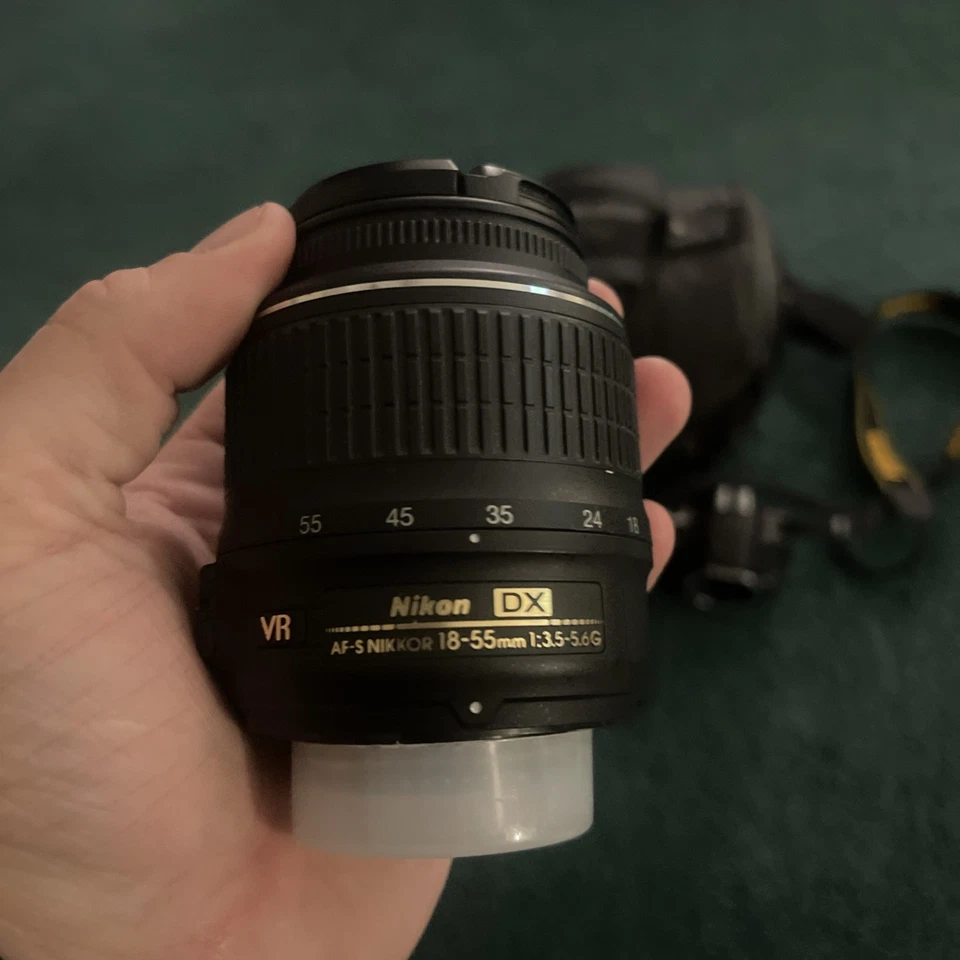 尼康数码相机 D32000 18-55,55-200 毫米镜头(提供) — 第 2/4 张图片