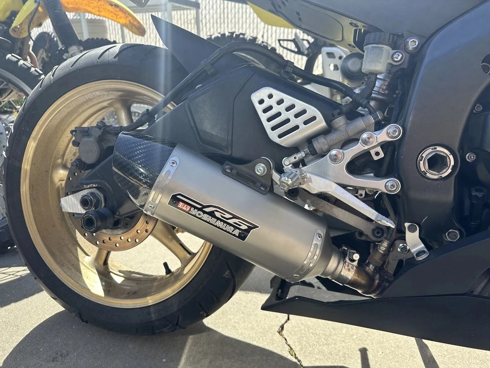 2006-2020 YZF-R6, YZFR6, YOSHIMURA GYTR SLIP, New OEM Carbon End Cap - Image 3 of 3