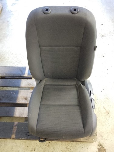 VW GOLF 5 / V / 5 Türer / SITZ Fahrersitz / vorne links STOFF