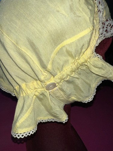 Ancienne coiffe folklorique , dentelle et fil de coton jaune - Picture 6 of 7