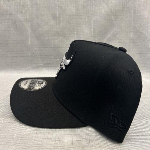 Cappello Berretto Snapback CHICAGO BULLS NEW ERA 9FORTY Team Snapback-Nero/Bianco - Foto 2 di 5