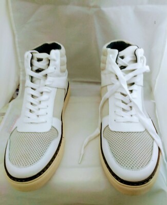 An original penguin by munsingwear mens causal shoes (white,cream& tan)  size