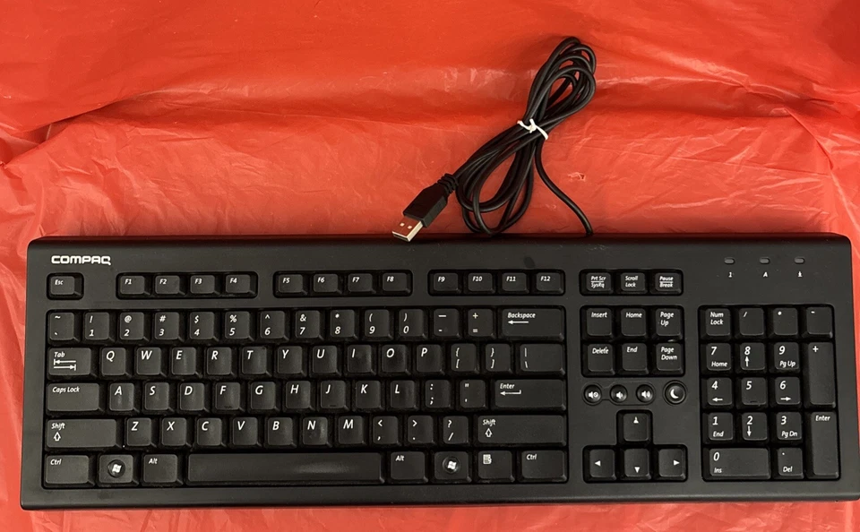 COMPAQ Wired USB Slim Keyboard PR1101U, In Excellent Condition, TESTED, Working. - Image 2 of 3