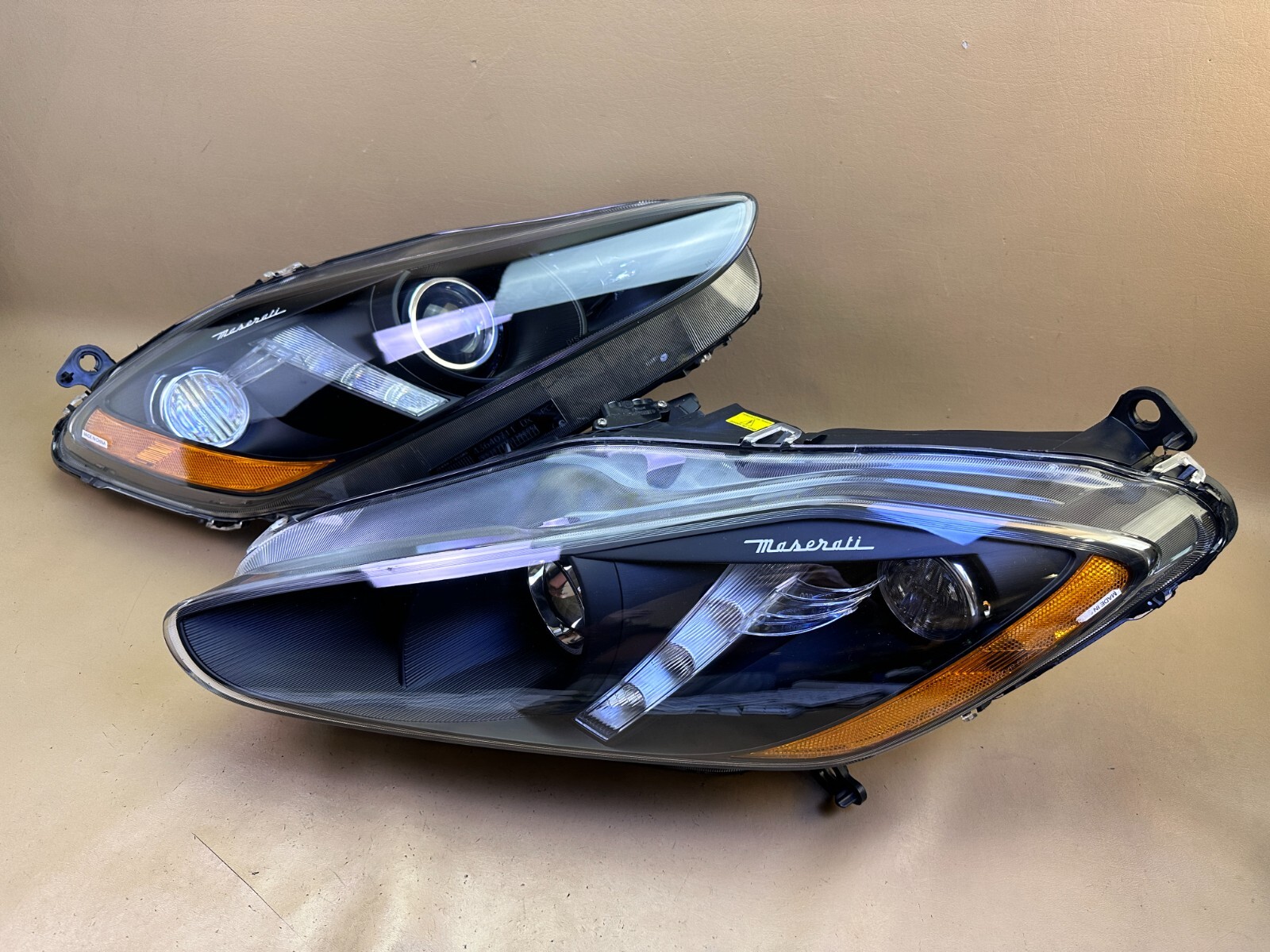 2013-2017 MASERATI GRANTURISMO M145 Pair HEADLIGHT XENON BLACK W/ WHITE LOGO OEM