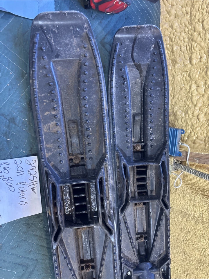 2011 Polaris pro RMK 800 skis runners gripper Skis Set Pair 292 - Image 2 of 4