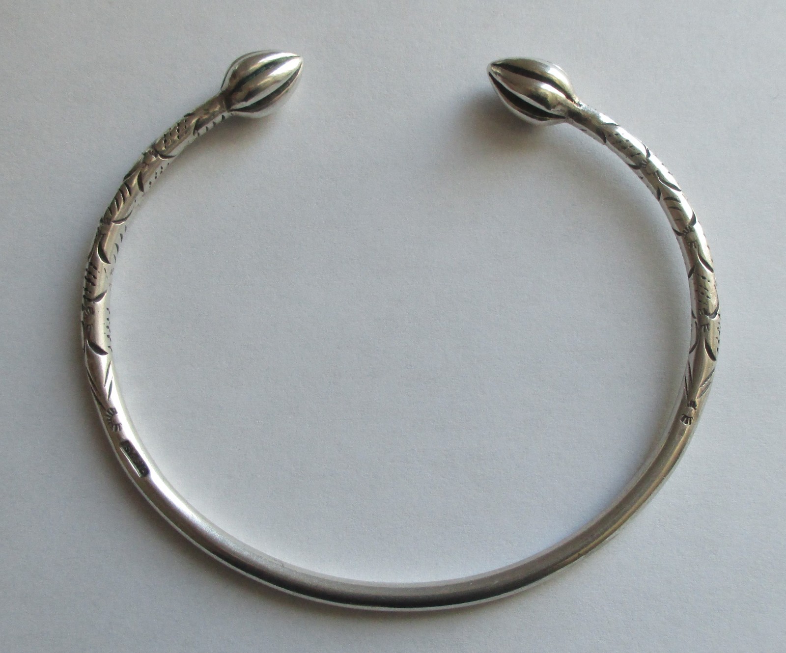 17.5g VINTAGE STERLING SILVER COCOA BEAN BANGLE CUFF BRACELET JAMAICA