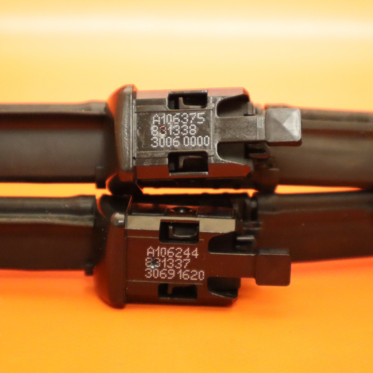 FERRARI WINDSHIELD WIPERS LEFT RIGHT 000980135 OEM