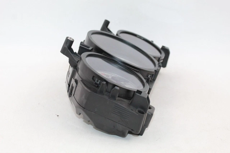 Velocímetro 157 k millas MPH 204 tipo C250 tracción trasera 2014 Mercedes Clase C OEM #40877 Foto 4 de 4