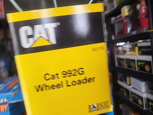 Norscot Cat Caterpillar 992G Wheel Loader 1:50 # 55115 - Picture 6 of 9