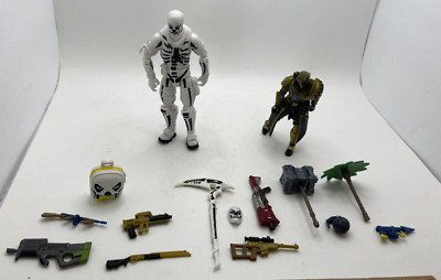 Fortnite Ultima Knight Hot Drop Jazwares Epic Games 4'' Figure & Skull Trooper 6''