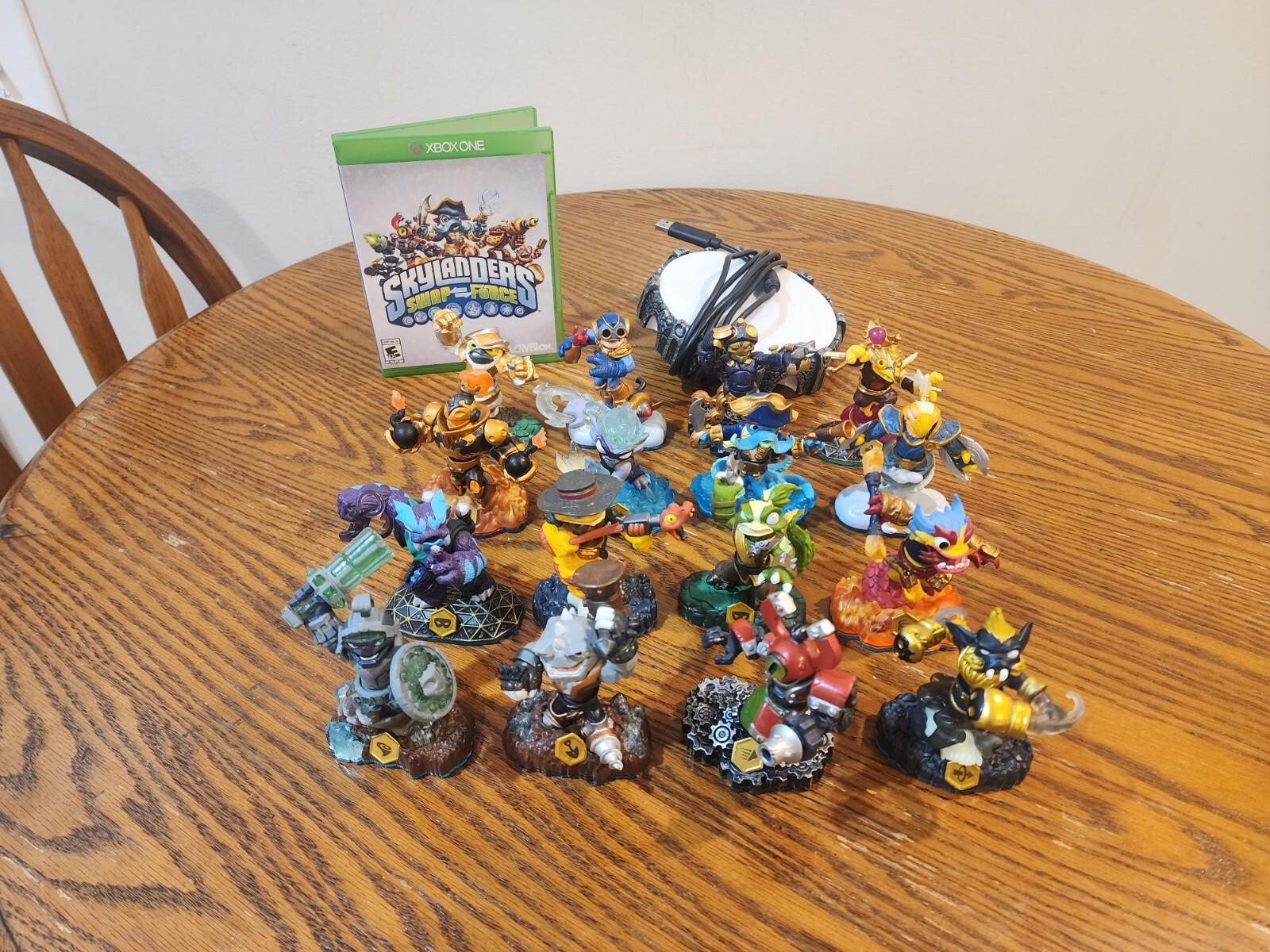 Skylanders Swap Force Xbox One W/ All 16 Swappers Including Doom Stone ...