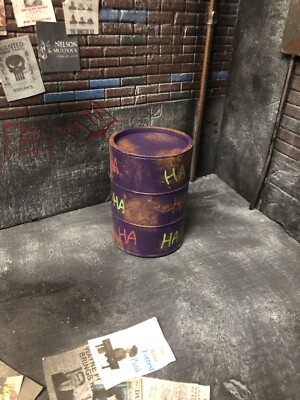 1:12 Scale Rusted Joker Barrel Prop Diorama Action Figure Photography DC Batman