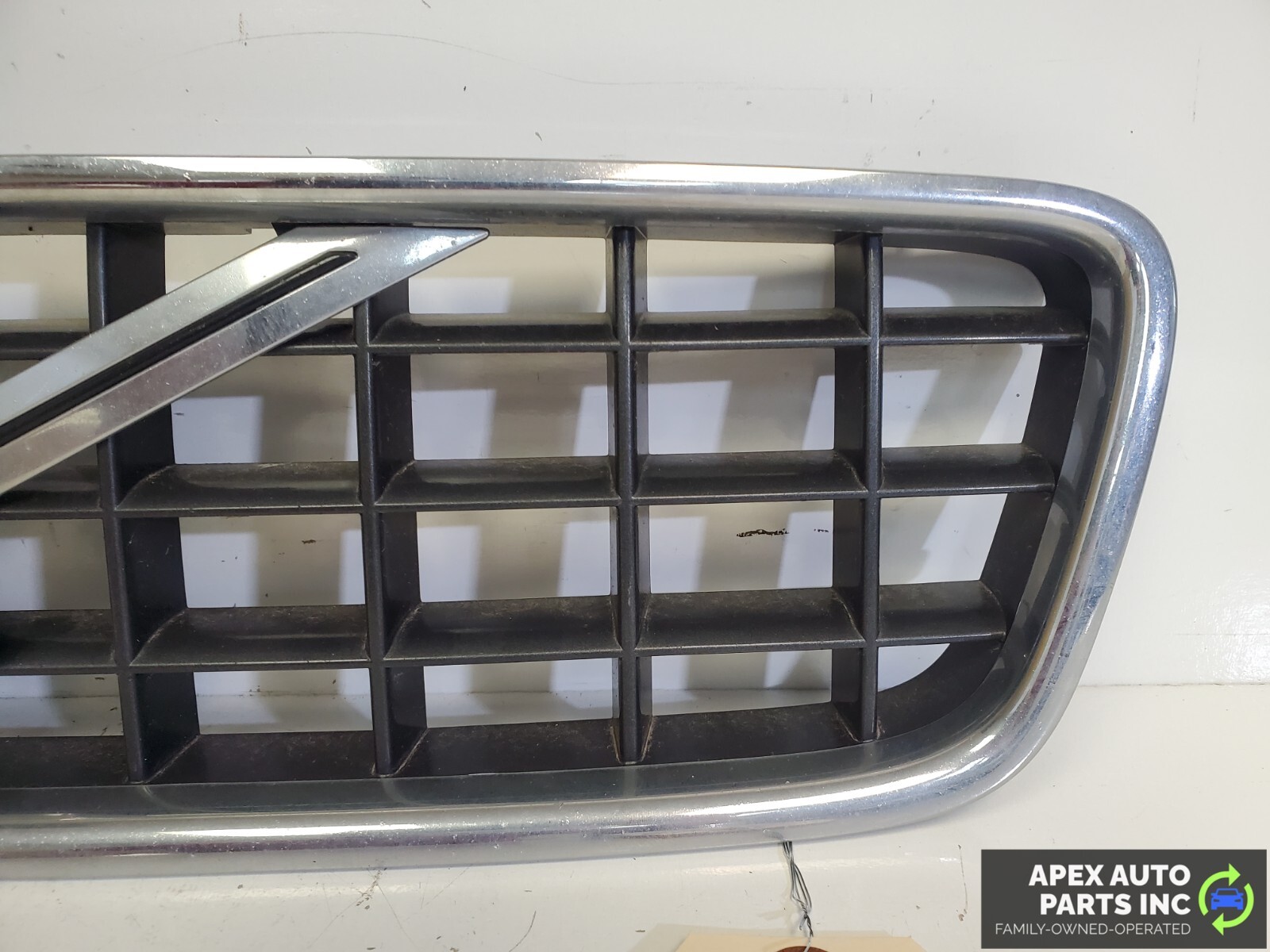 2005-2009 Volvo S60 Front Bumper Grille Grill 30698617 OEM for 