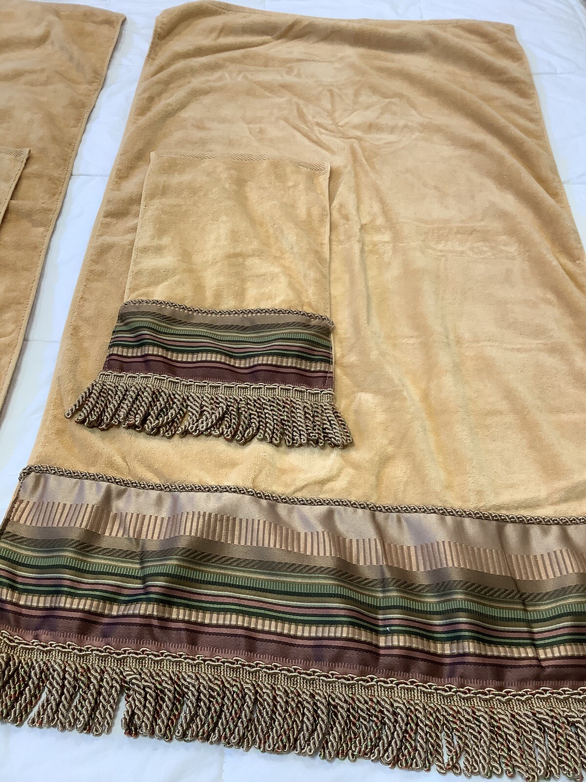 CROSCILL Carrington Fringed Striped Cinnamon 4 Towels