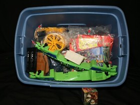 (((  Large Lot of Knex Toy System - 80 to 90 LBS  -  storage case , boxes ))))