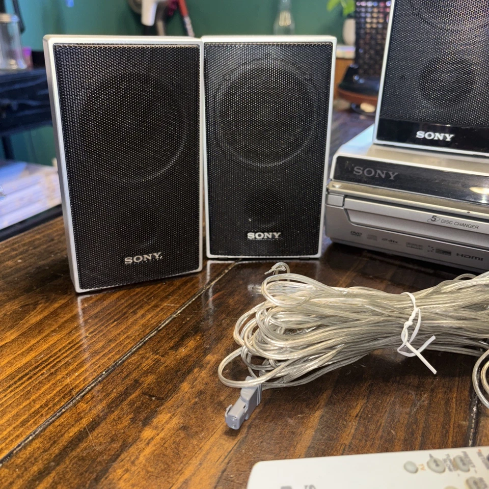 Sony DAV-HDX267W 5 Disc DVD/CD Surround Sound - Full Bundle w/Remote, All Pieces - Image 2 of 4