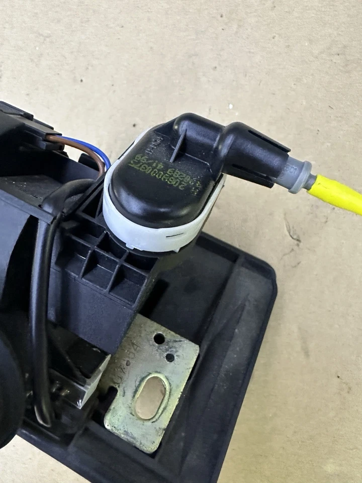 96-03 Mercedes W210 E320 CLK430 Trunk Lid Lock Latch Cylinder 2088000375 (read!) Foto 3 de 4