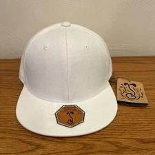 Grassroots California White Fitted Hat 7 5/8 Touch  of Class 