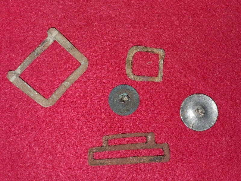 Civil War And Colonial Buckles And Buttons