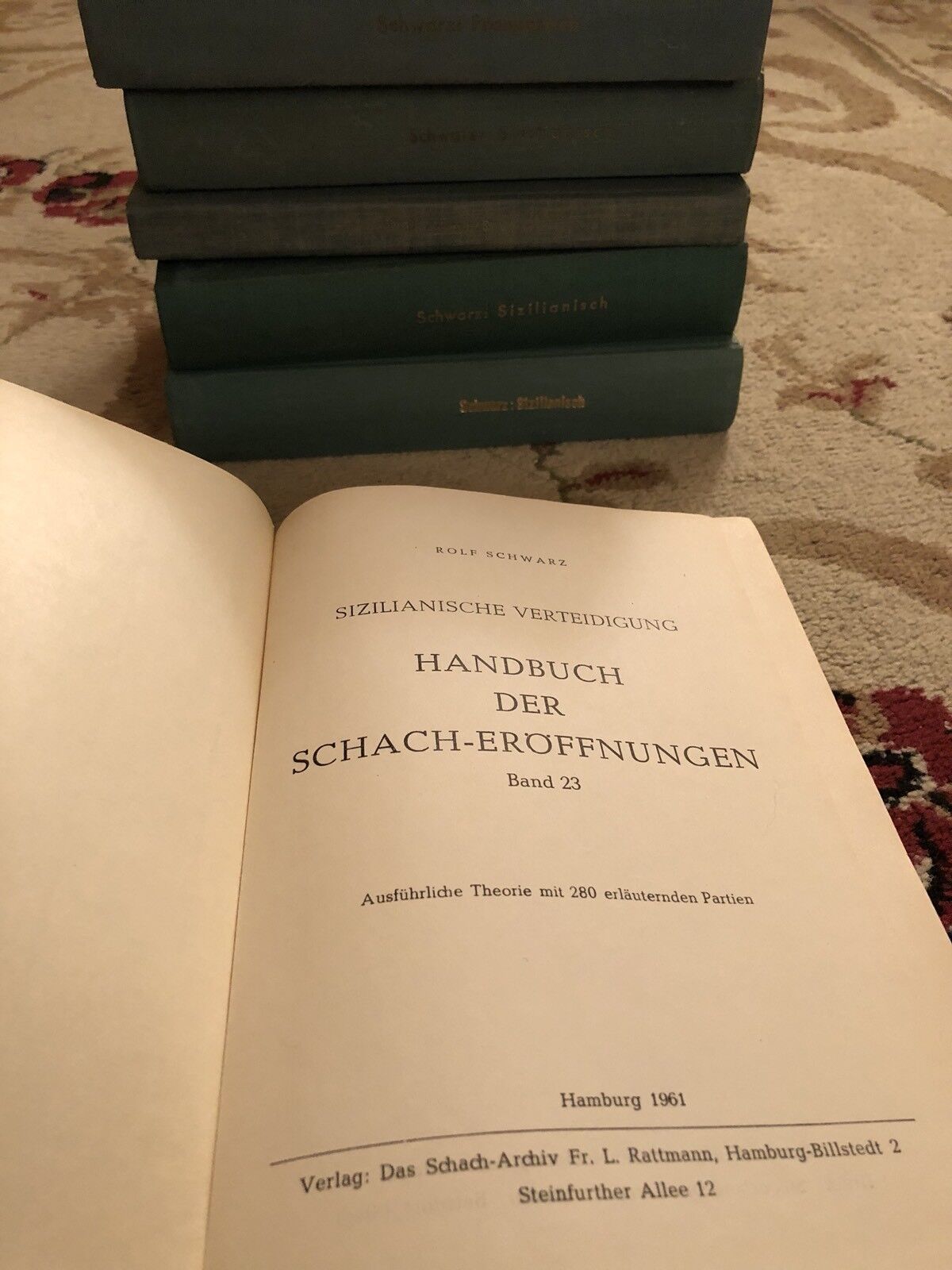 Sizilianische Verteidigung: Handbuch der Schach-Eroffnungen--Band