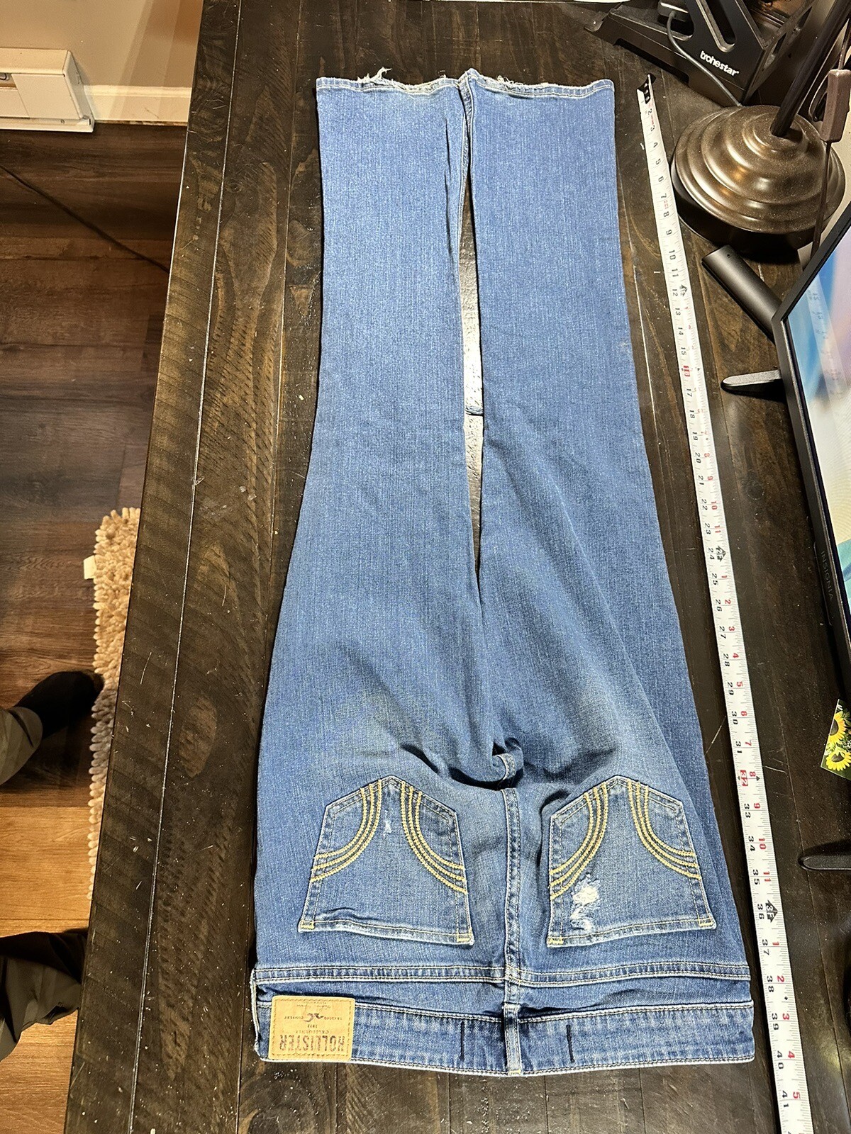 Hollister Women’s Bootcut Flare Jeans Size 3 (26x33) Ripped Blue Denim