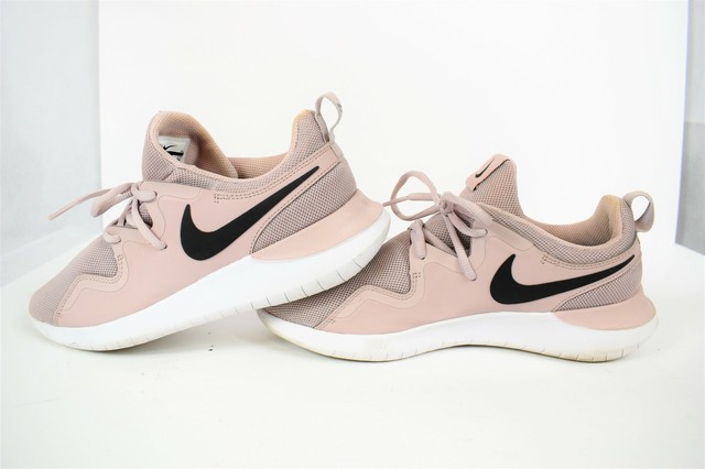 nike tessen women's