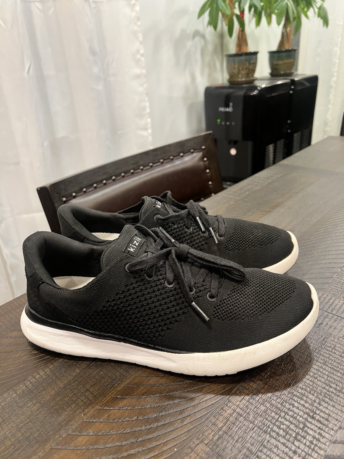 Durable Kizik Shoes for Men in Size 9.5, Comfortable and Stylish Design