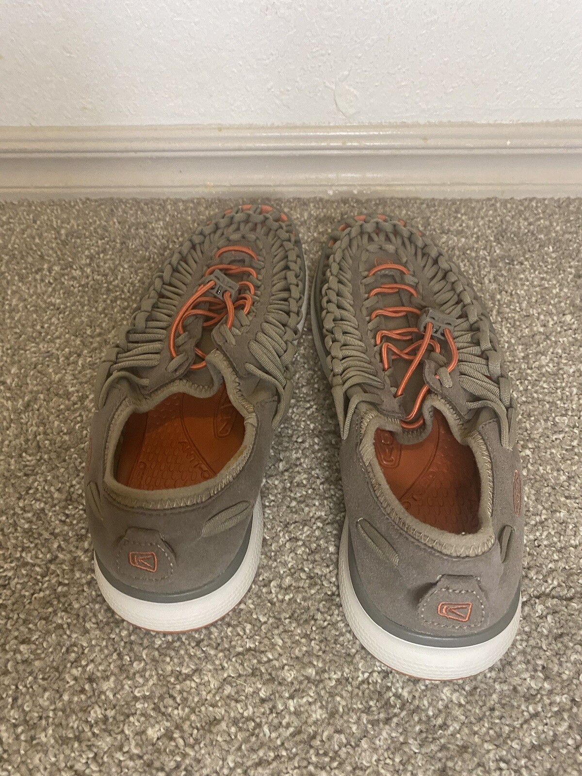 Scarpe da uomo Keen Uneek taglia 8 outdoor grigio corallo trail sport escursionismo