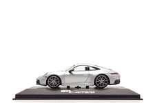 Minichamps 1:43 Porsche 911 Carrera (992.2) in GT Silver Met. (Dealer Edition)