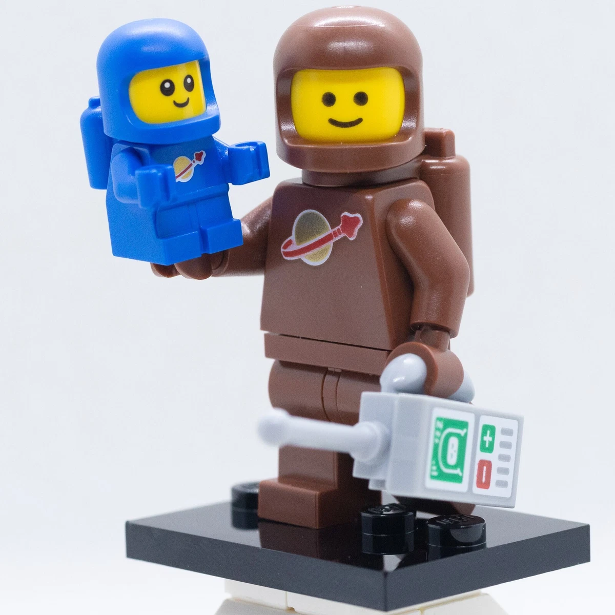 NEW Brown Astronaut Space Baby LEGO Series 24 Collectible