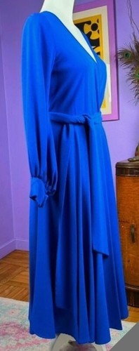 Maxi abito Meghan Los Angeles LilyPad Surplice scollo a V autocravatta avvolgente blu royal M - Foto 6 di 12
