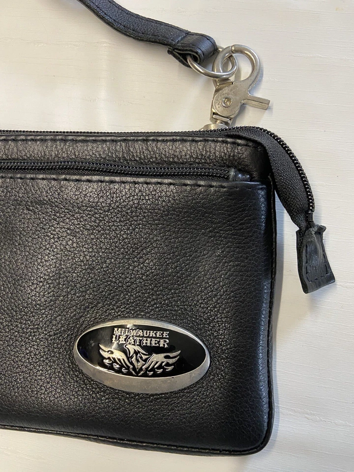 Bolso Bandolera MILWAUKEE LEATHER Cuero Negro Foto 2 de 4