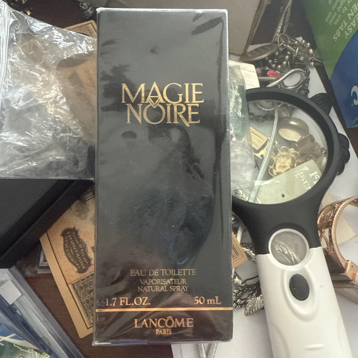 Женский аромат Magie Noire снятый с производства - огромный выбор