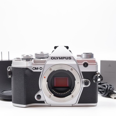 OLYMPUS OM-D E-M5 Mark III Silver Body (Shutter Count:5116) [Top Mint] #5668V