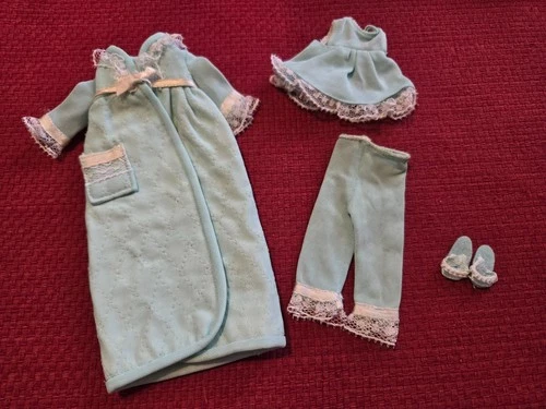 VINTAGE  BARBIE SKIPPER OUTFIT "LOUNGING LOVELIES" COMPLETE LIL TLC  #1930  1966