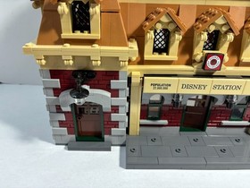 LEGO Disney Train station only form 71044 + toy story Western Train 7597