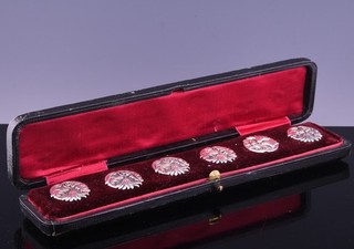 FINE c1910 ART NOUVEAU BIRMINGHAM STERLING SILVER FLORAL BUTTON SHIRT SET & CASE