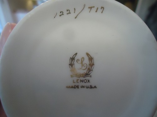 Lenox Ramekin Liner(s) 1221/T17 Gold Mark 3 3/8" X 1 3/4" with 2 1/2" Base - Picture 4 of 7