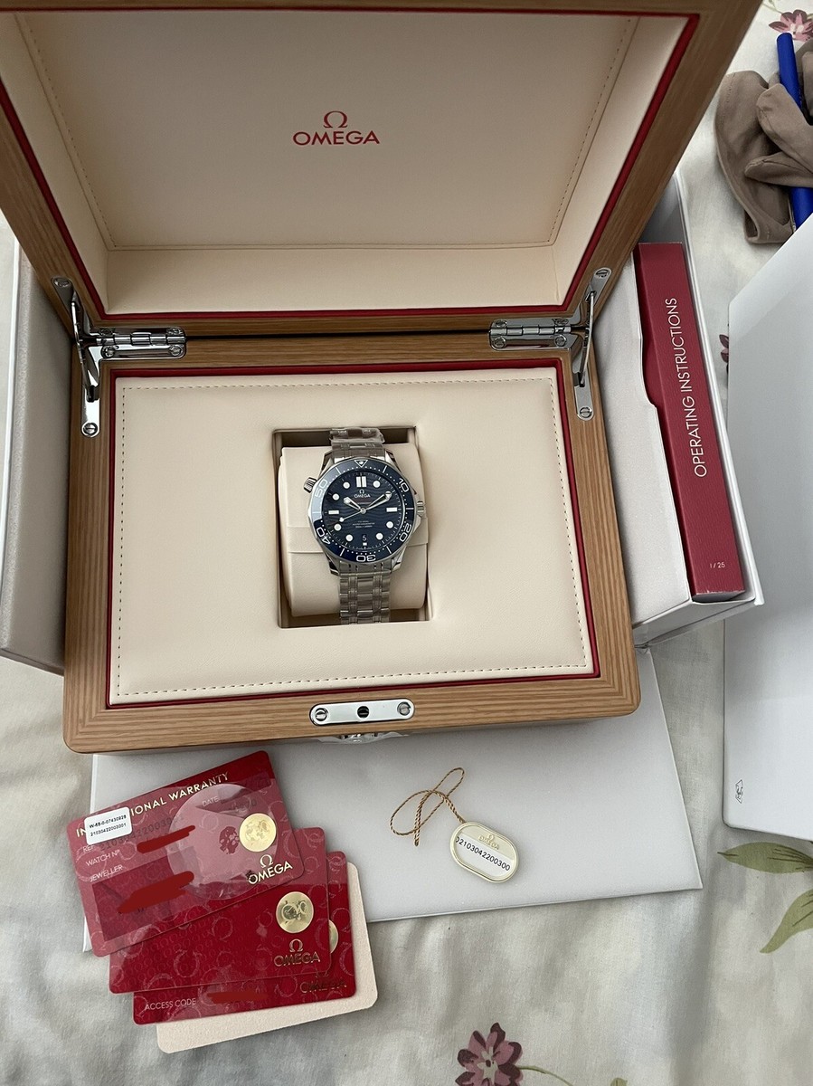Omega Seamaster Professional 300M Wristwatch Full Set
