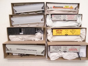 Accurail-Ho-freight-car-kits-8-GB-amp-W-WSOR-bw1
